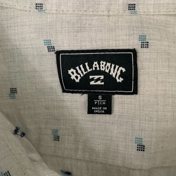 Billabong Button Down Short Sleeve Shirt S Cream Grey Squares Collar Pocket - Picture 6 of 6